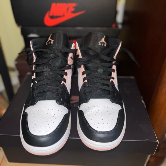 Air Jordan 1 Artic Orange Black Toe - Picture 4 of 6